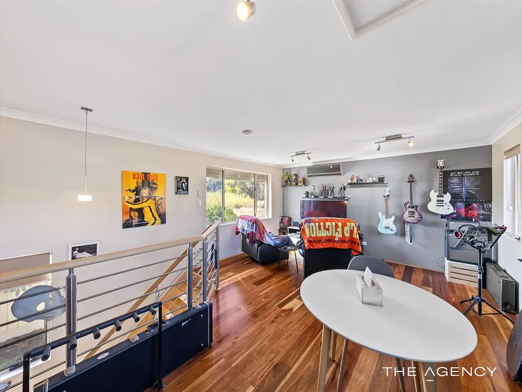 Hamilton Hill 4chambre Parkside Living with Light-Filled Appeal