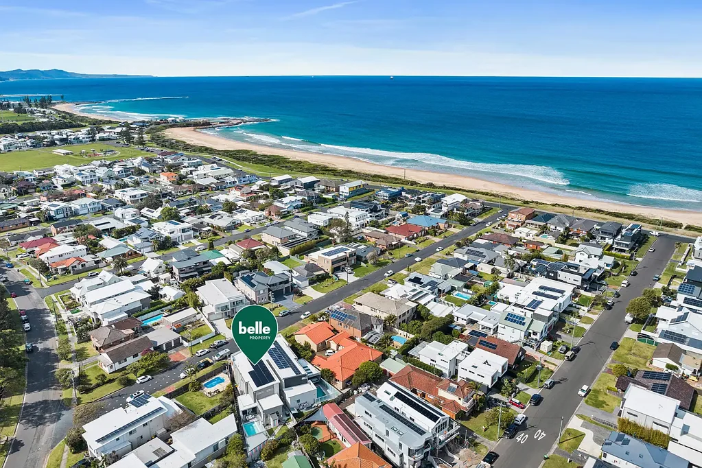 Woonona 4ਬੈੱਡਰੂਮ Bold and breathtaking beachside magic