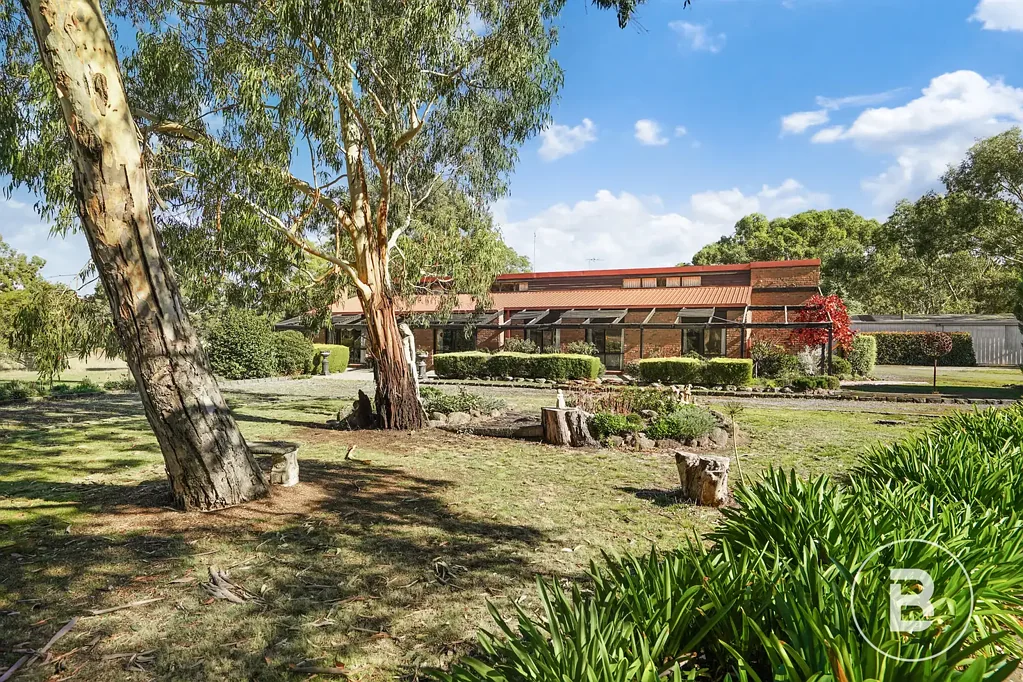 Beaufort 5Moenga HIGH QUALITY FOUR BEDROOM HOME WITH THREE LIVING AREAS ON 5 ACRES