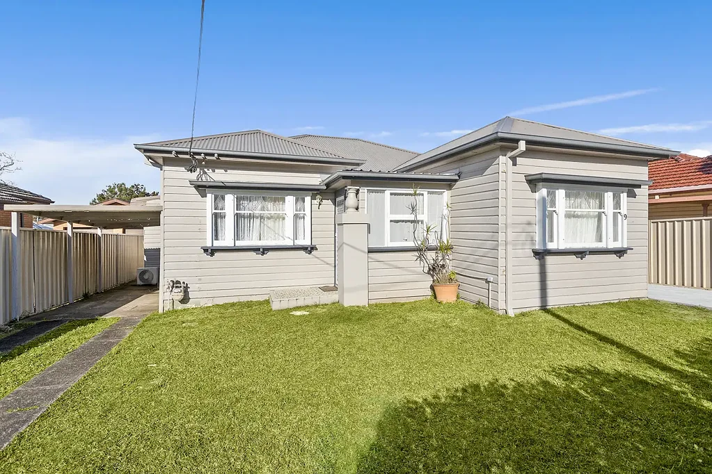 Gwynneville 9 Slaapkamer Ultimate Investment with 4 Units on 1 Title in the Perfect Location!