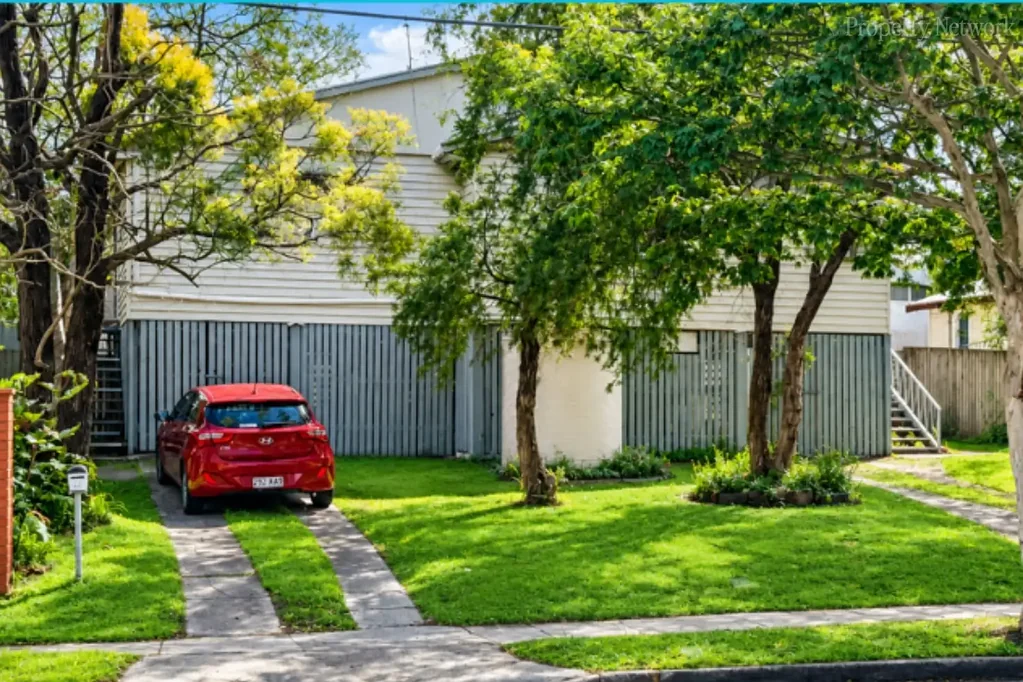 Moorooka 5कमरा Two Residences. One Income-Producing Moorooka Holding.