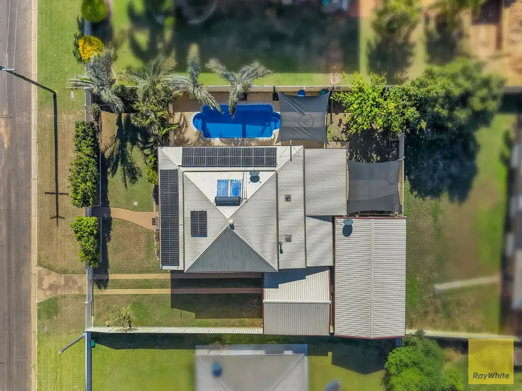 Emerald 4 Slaapkamer A RARE BLEND OF HERITAGE CHARM & MODERN LIFESTYLE