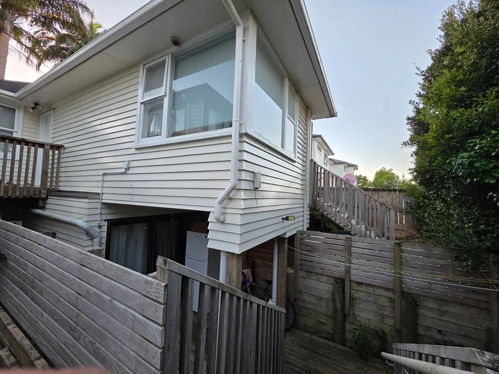 Charming 1 Bedroom Unit