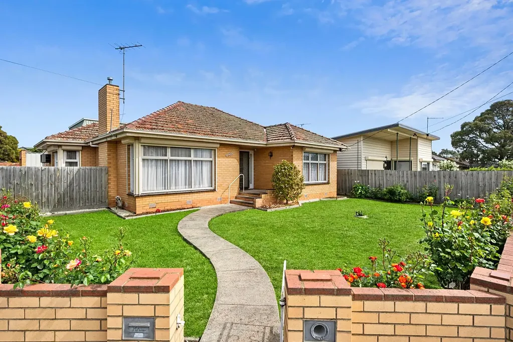 Bell Post Hill 2ਬੈੱਡਰੂਮ Solid Two-Bedroom Home in Prime Location