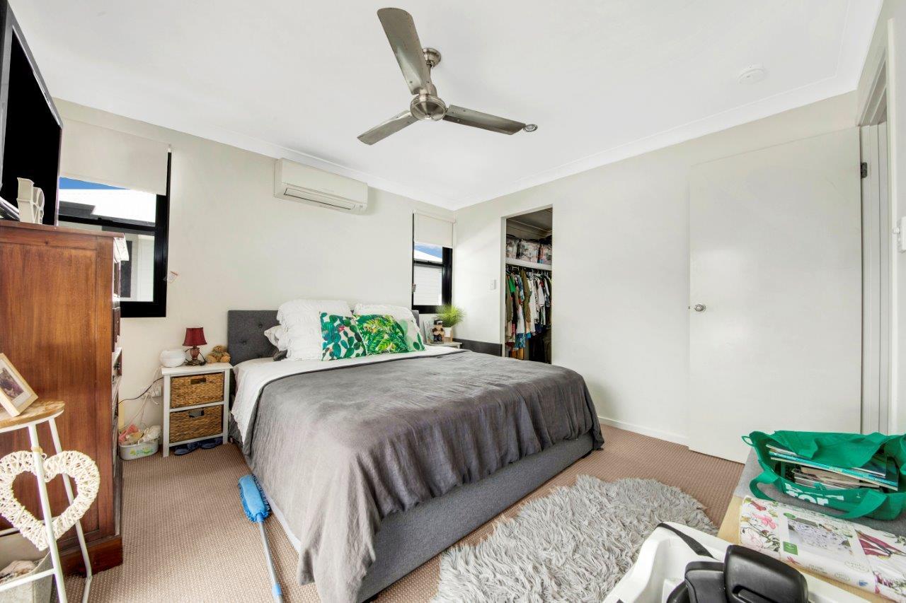 1 WEDGETAIL RD, CLINTON QLD 4680, 0房, 0浴, Townhouse