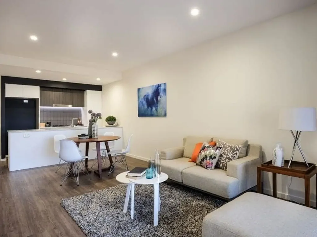 Charming 2 Bedroom, 2 Bathroom Unit in Prime Location!