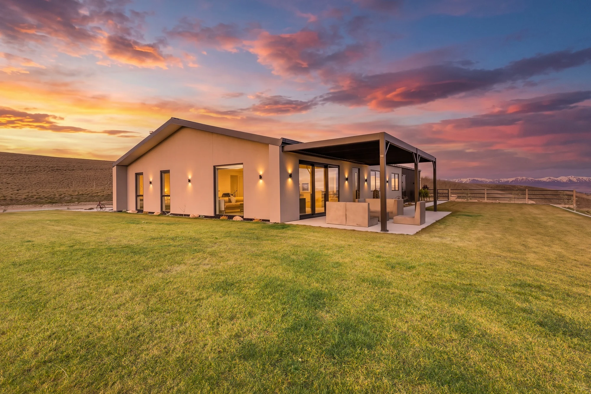 Clyde Modern Lifestyle Living with Exceptional Shedding