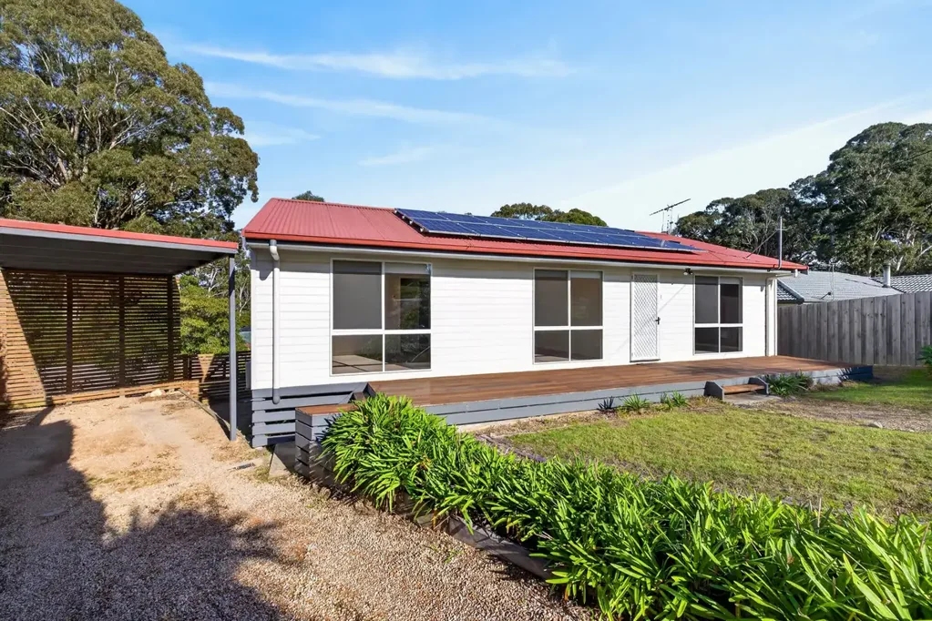 Lakes Entrance 3房  Move In and Enjoy the Best of Coastal Living