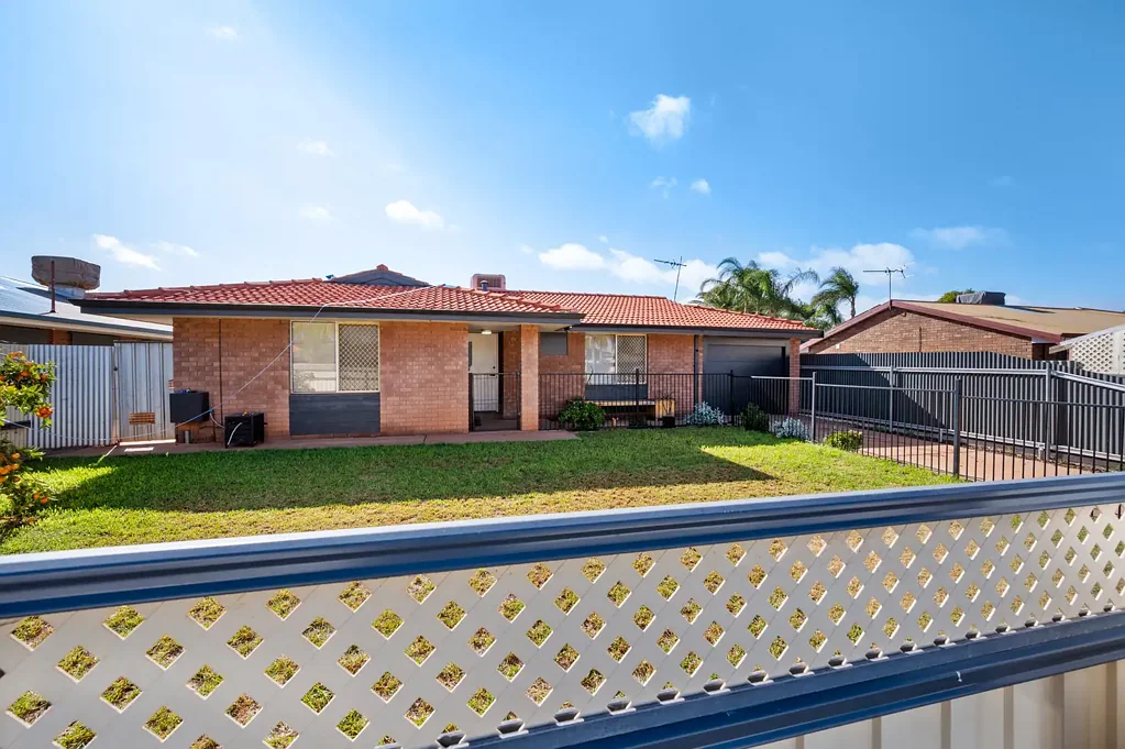 21 O'Connor Way, West Lamington, WA 6430