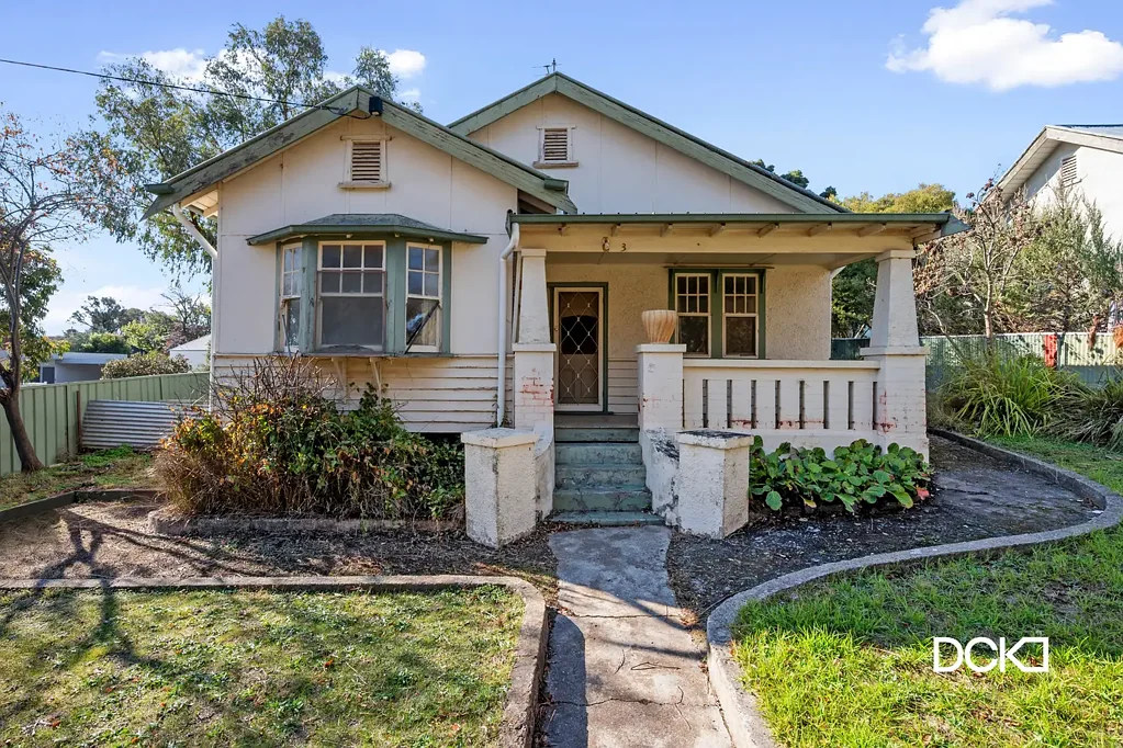 Charming Period Home in Central Location – Spacious & Versatile