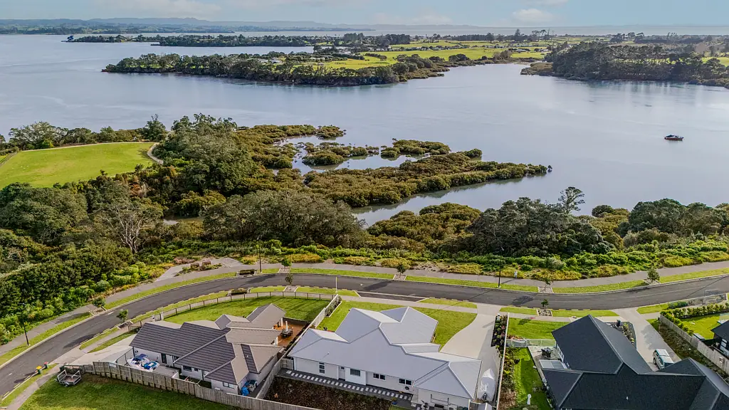 Glenbrook 3房  Every day feels like a holiday - waterfront living