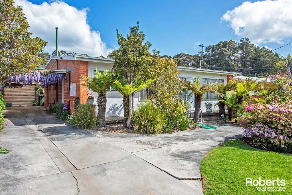 4 Crisp Street, Cooee, TAS 7320