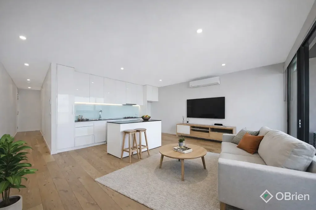 Stylish & Spacious Apartment in the Heart of Oakleigh – Walk to Everything