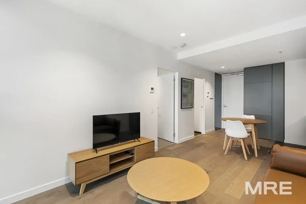 Fully furnished in central location