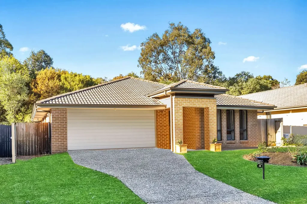 31 Pyrus Place, Redland Bay, QLD 4165