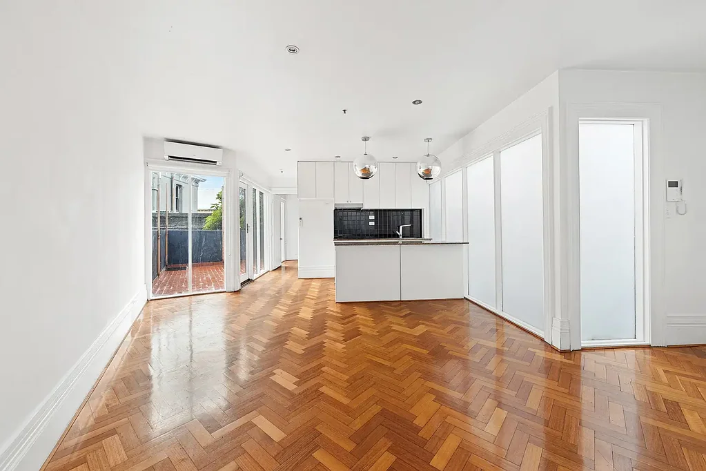 St Kilda 1房  Art Deco Charm Meets Bayside Lifestyle