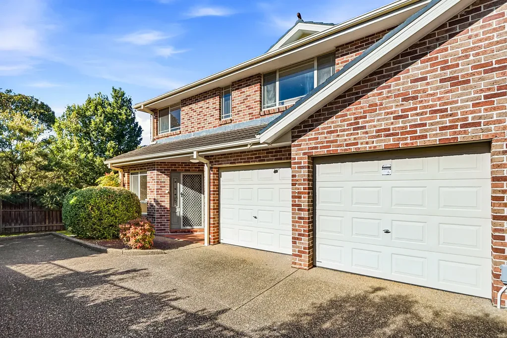 Baulkham Hills 3Kwarto Spacious, Stylish & Exceptionally Located - House-Like Living in a Boutique Baulkham Hills Setting