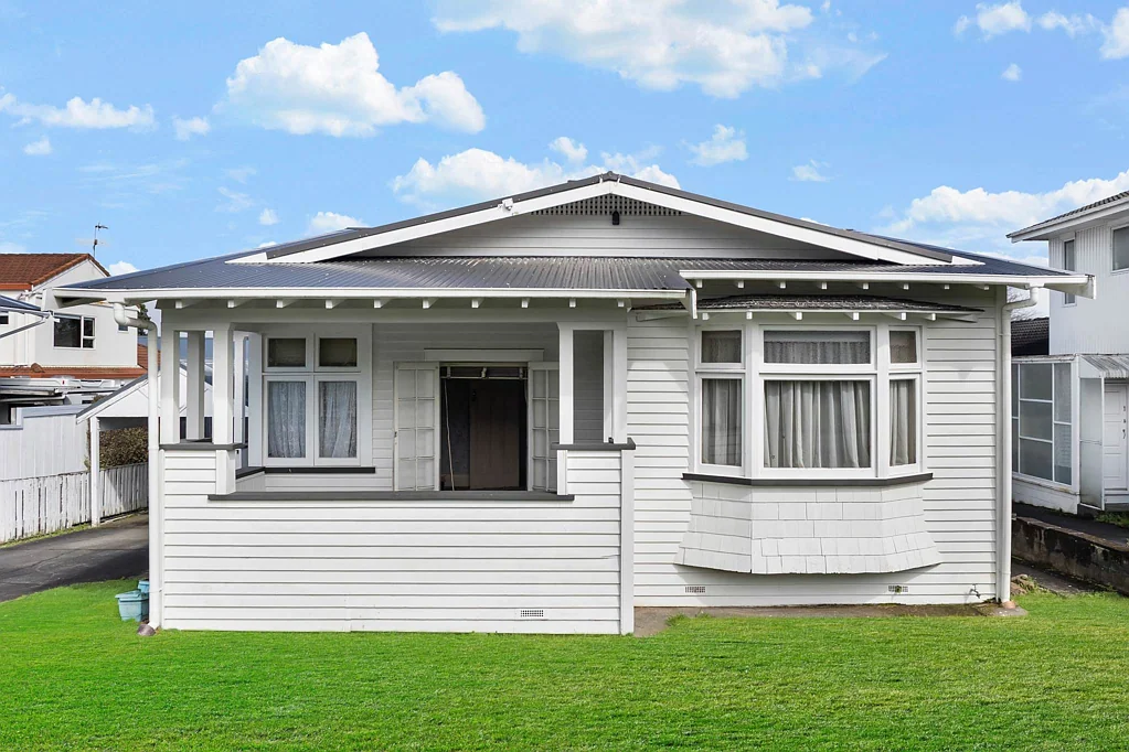 Mount Albert 3ਬੈੱਡਰੂਮ A Mt Albert Classic with Potential
