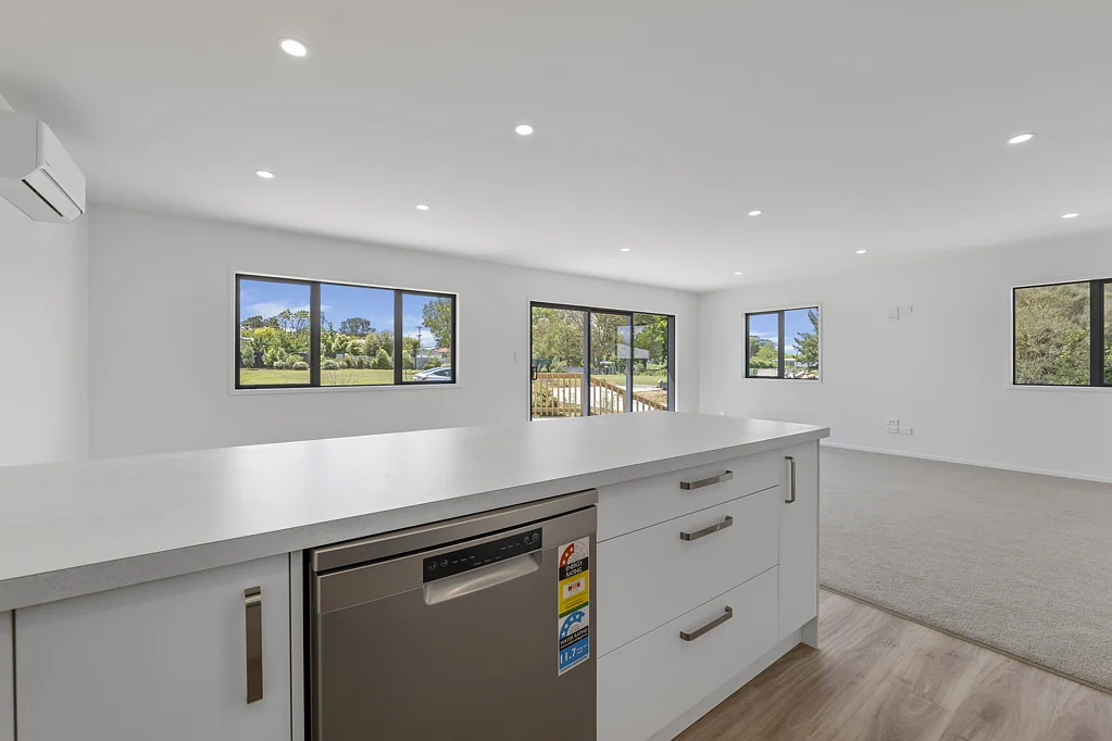 Eltham 3房  Impressive NEW BUILD !! No"5 Move In Now