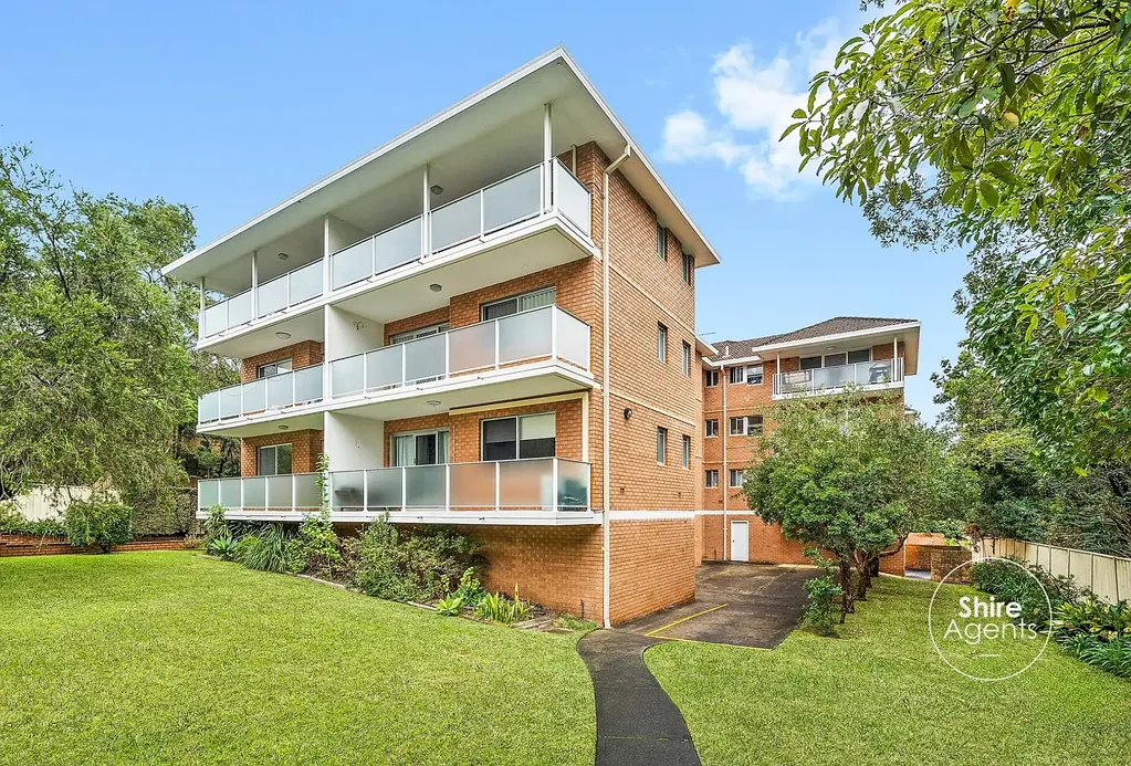 Caringbah 2房 安全社区一楼 两居室公寓 经济实惠 首次置业优选 靠近商店交通 合理物业费 宽敞卧室 主卧带柜 岛式厨房 更新浴室 安全社区 死胡同位置 近火车站购物中心 Laguna街学区 Don’t Hesitate Here!