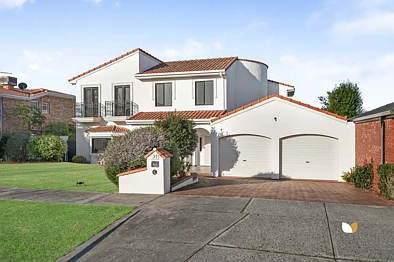 Taylors Lakes 4Zimmer Distinctive Spanish Influence, Grand Proportions & Exceptional Family Living