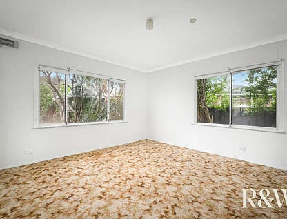 30 Philip Street, Blacktown, NSW 2148, 5房, 2浴, 独立屋