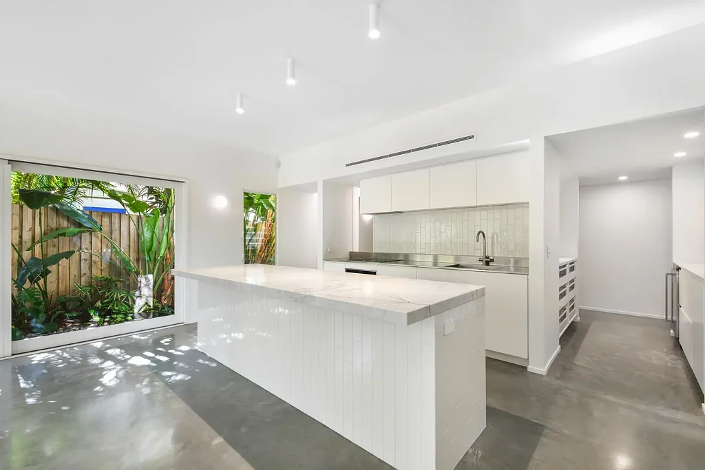 Coastal Luxury Awaits – Stunning Beachside Rental Home