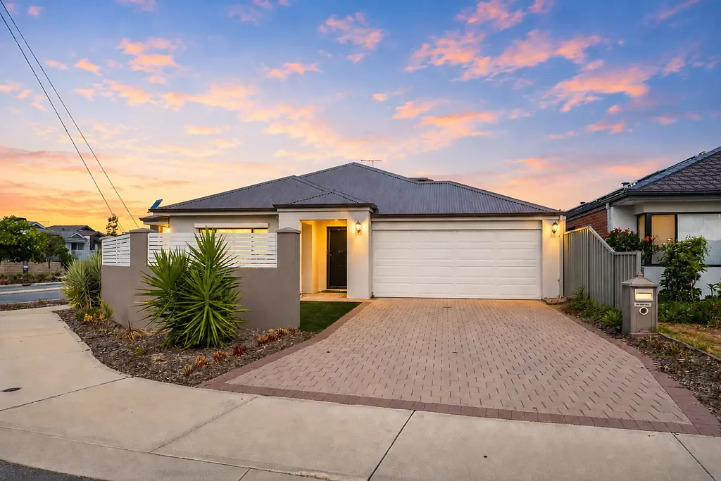 Harrisdale 4房  Close to Schools and Amenities.