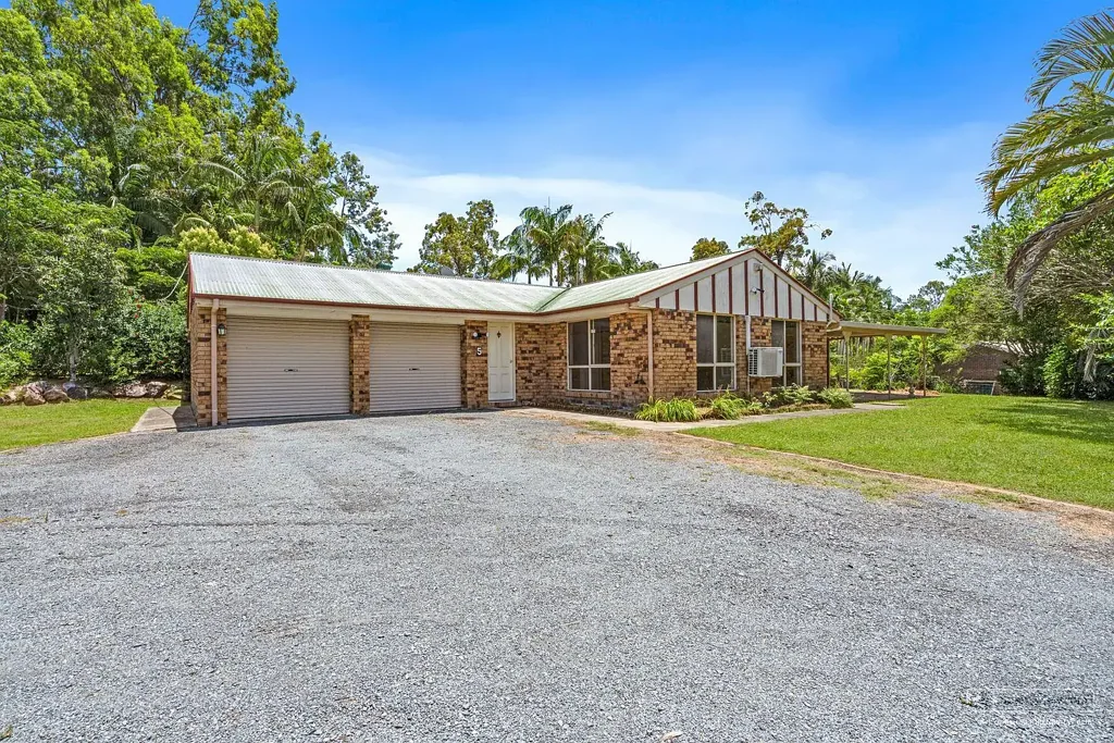Spacious Family Home with Huge Yard & Shed