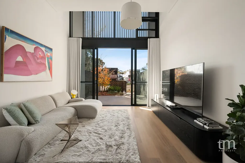 Shenton Park 1Moenga UNDER OFFER BY MELISSA TAYLOR - TOWNHOUSE RECORD