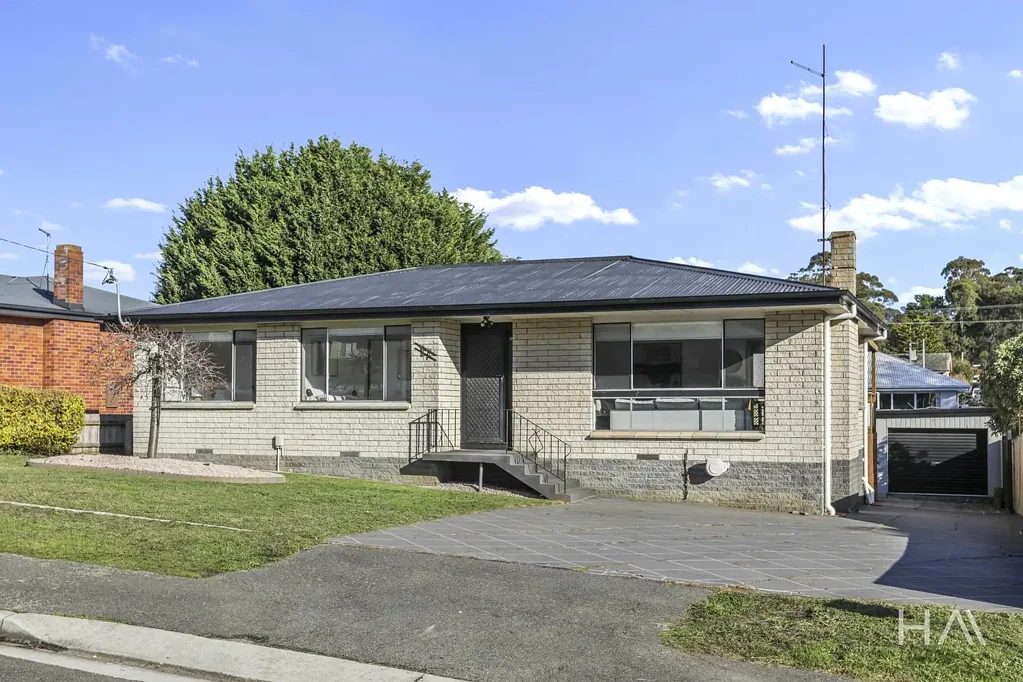 Summerhill 3房  Freshly Updated Home with Side Access, Workshop & Entertainer's Deck
