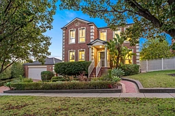 6 Crown Point, Craigieburn