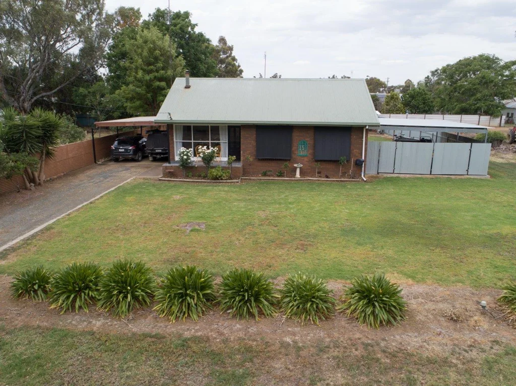 15 KOALA STREET, Wakool, NSW 2710