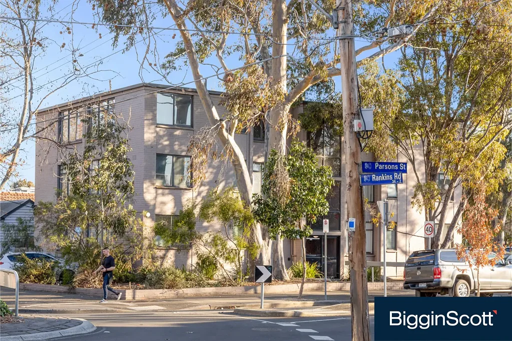 Convenience, Location and Ambiance - Tree Lined Street in Booming Kensington!