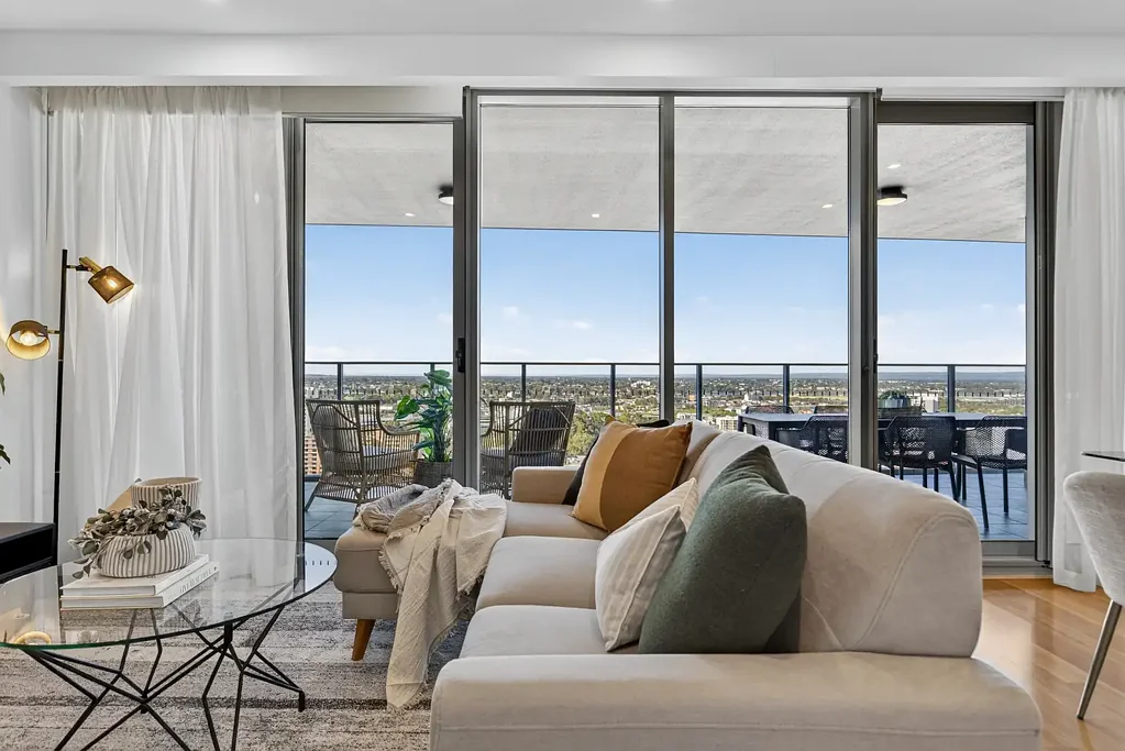 East Perth 2ਬੈੱਡਰੂਮ Your private city retreat — with the best of Perth at your door.