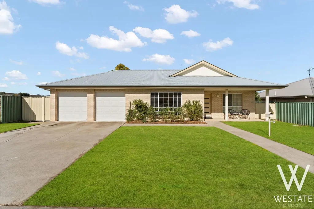 4 Falvey Street, Kelso, NSW 2795