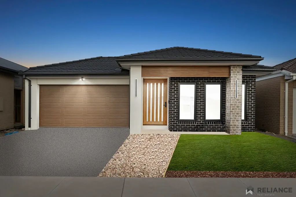 Melton South 4房 全新住宅 362平米地块 四卧双卫 高天花板 瀑布台面 套内浴室 现代设计 随时可入住 Brand-New Luxury Home with Premium Inclusions