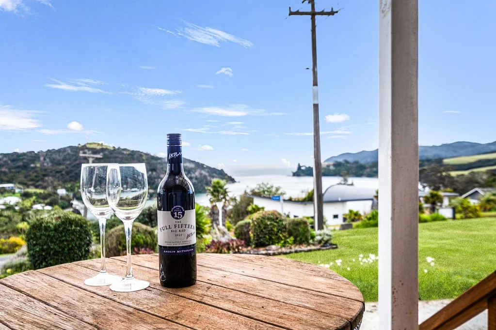 Mangonui 3غرفة نوم Spectacular Harbour Views – Home & Cottage Package