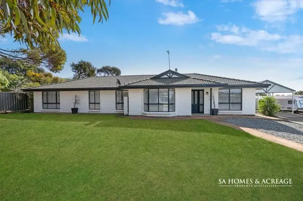 Eudunda 5 Bedroom Hamptons Style Living on a Grand Allotment - A True Country Escape!