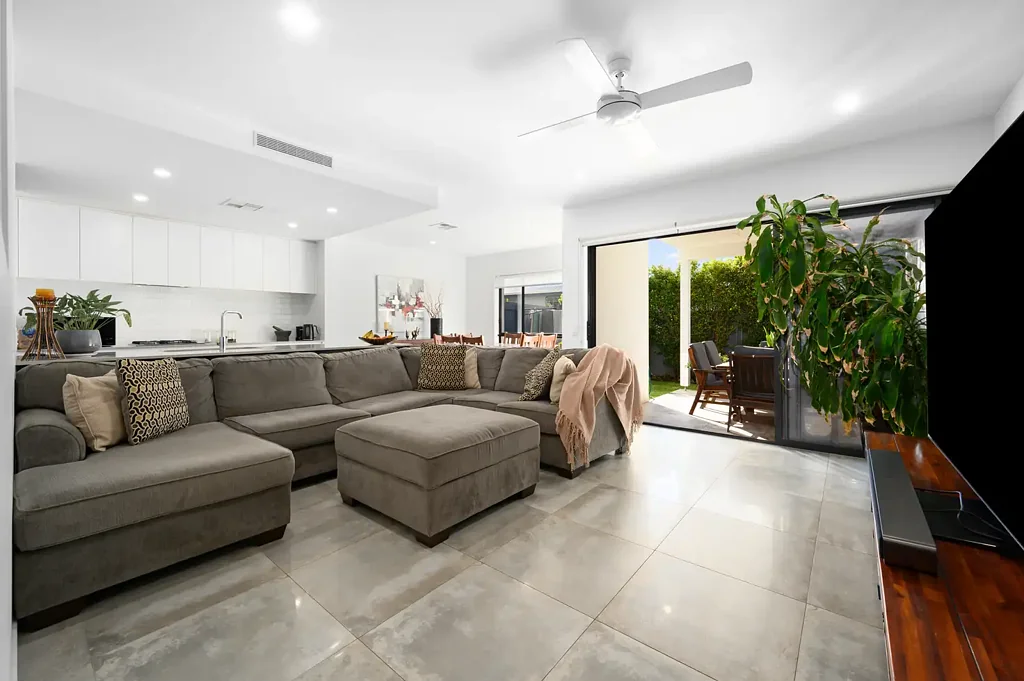 42/10 Vale Avenue, Arundel, QLD 4214