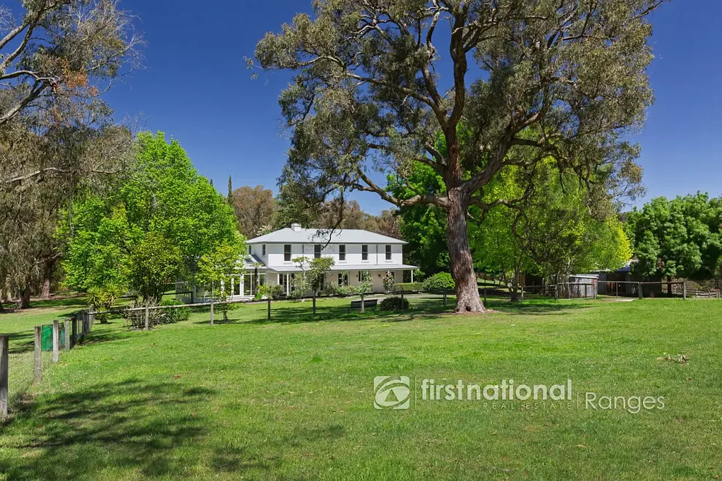 Macclesfield 5غرفة نوم A Traditional Georgian Style Farmhouse Retreat Amid 20 Acres of Timeless Beauty