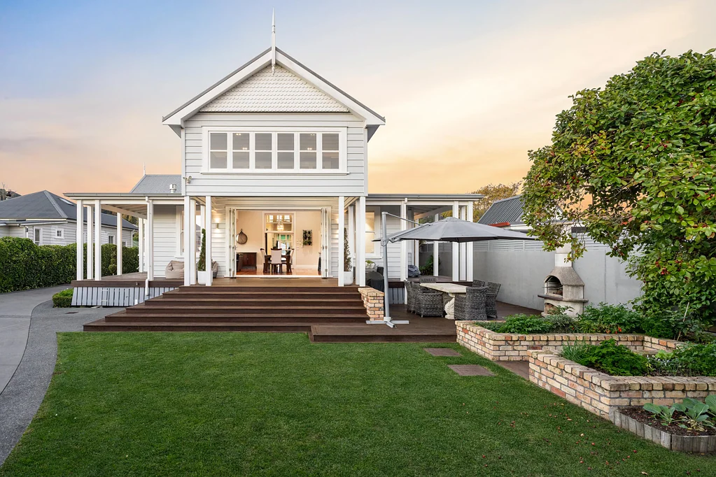 Thames 4Moenga Time is Ticking – One of Thames' Finest Villas