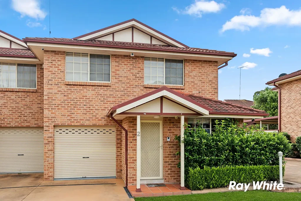 Quakers Hill 3房 宽敞双层住宅 学区房便利 厨师厨房燃气灶 主卧带套间 超棒户外娱乐区 大型洗衣房 全屋空调 JUST LISTED