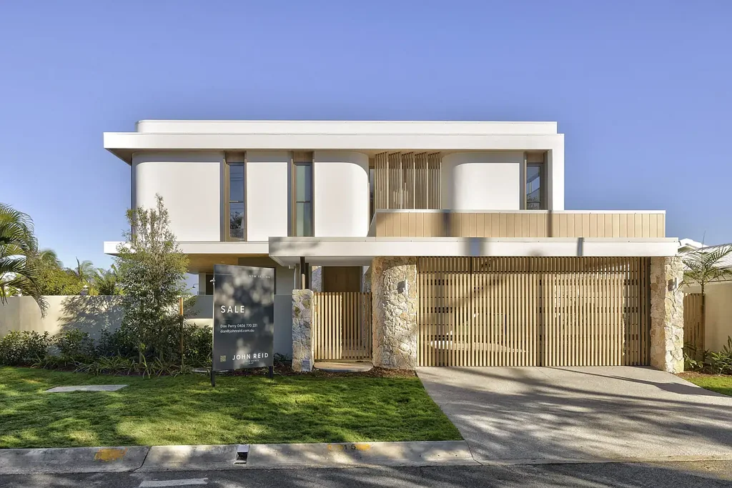 Broadbeach Waters 4غرفة نوم Architecturally Designed Residence