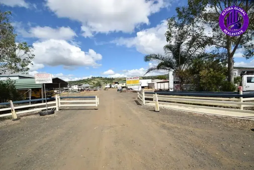 Minden 10Habitaciones 22.8-ACRE STRATEGIC LAND BANK | MULTIPLE DWELLINGS | HIGH-EXPOSURE GROWTH CORRIDOR