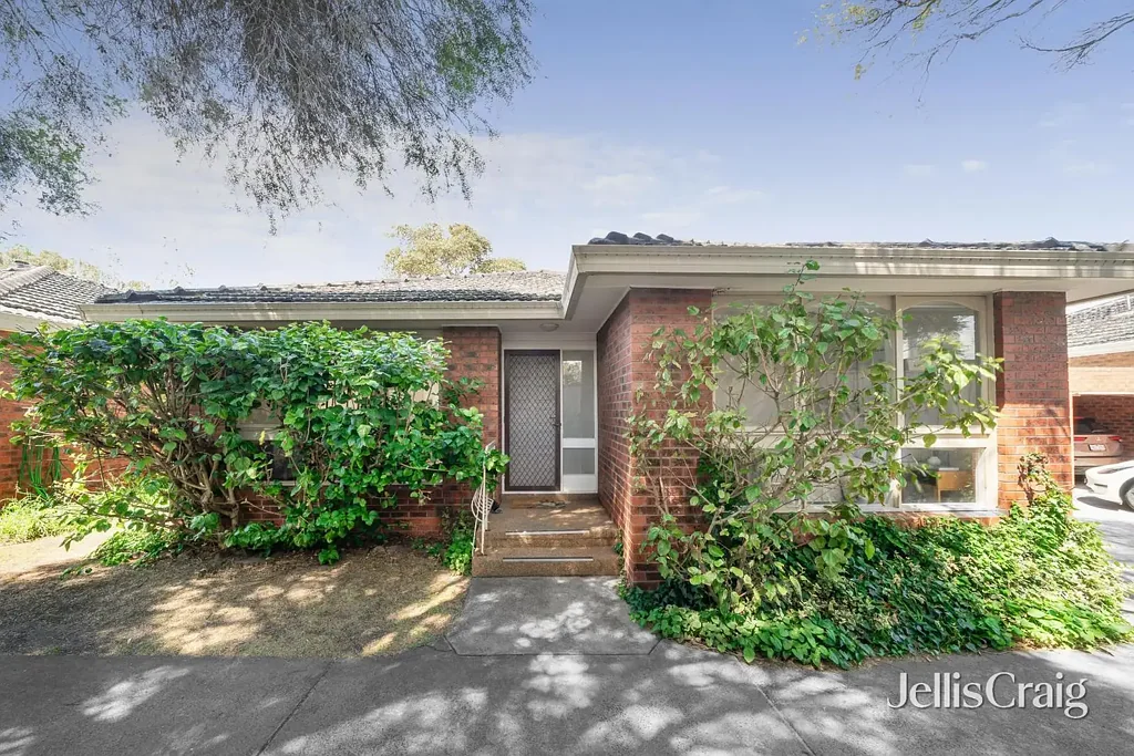 Beaumaris 3房 Driveway尽头宁静别墅 三卧两卫宽敞空间 Bosch厨房电器 主卧带步入式衣帽间 私人庭院遮阳设计 靠近公园咖啡馆购物中心 好校云集 美丽海滩 A fresh light single level beachside delight