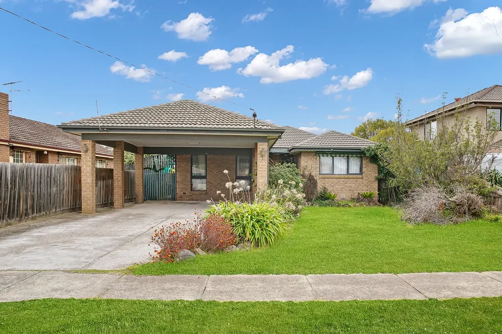 34 Essex Drive, Melton, VIC 3337