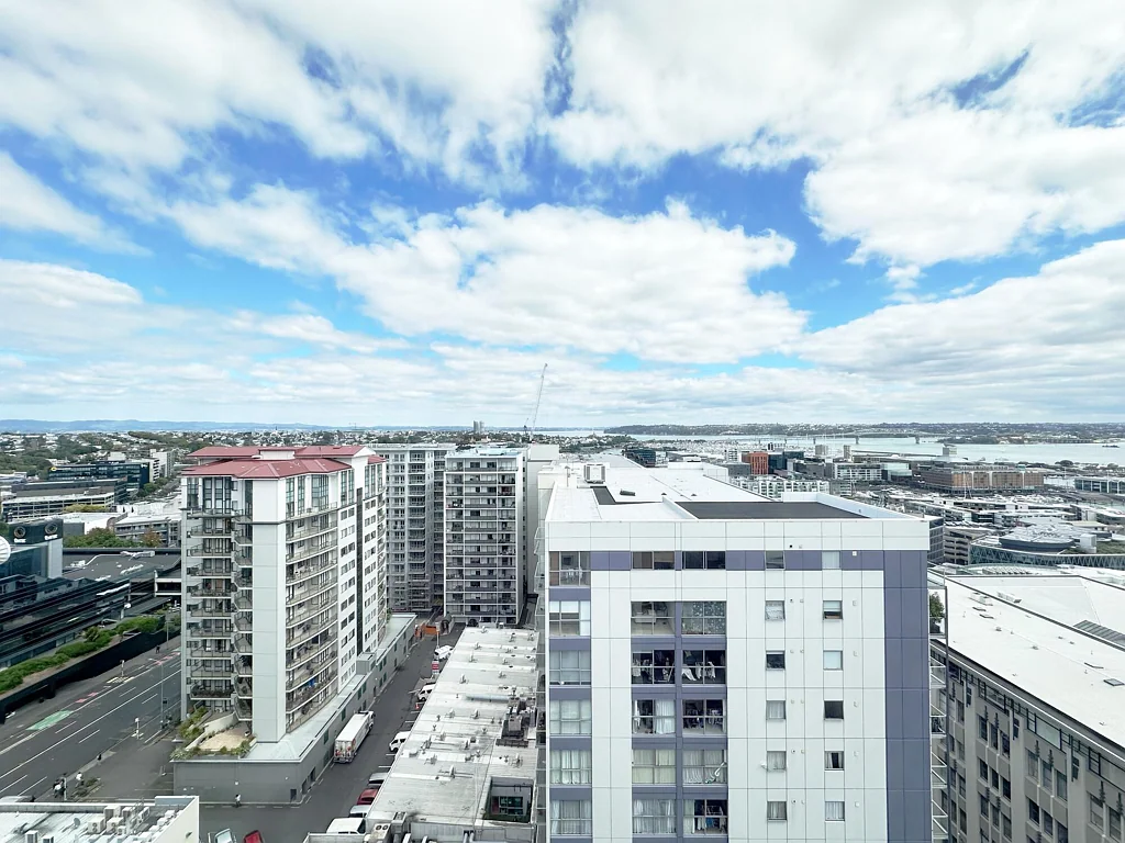 Auckland Central 1房 焕新港湾美景公寓｜奥克兰CBD高层1房1卫空置即住 OVERSEAS VENDOR DEMANDS SALE