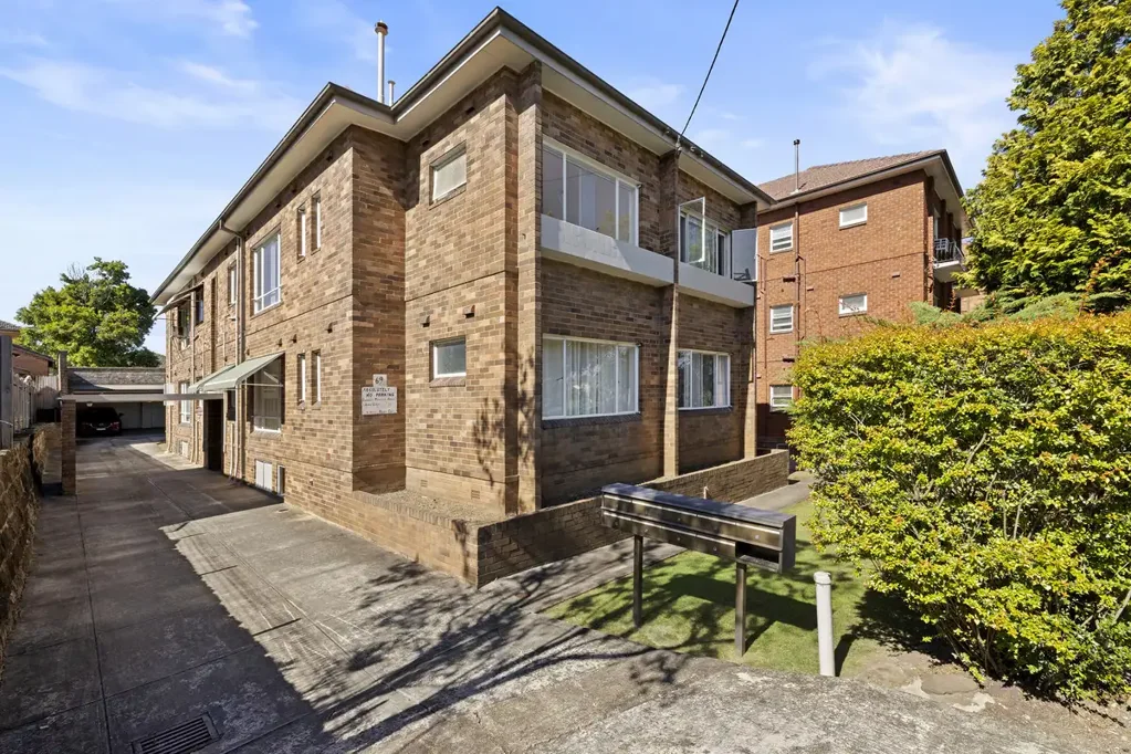 REGISTER TO INSPECT TUESDAY AFTERNOON NOVEMBER 18 OR CONTACT AGENT