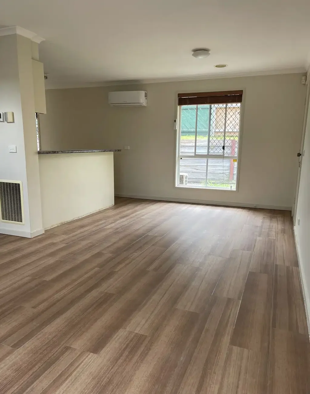 Stylish & Modern townhouse in convenient location